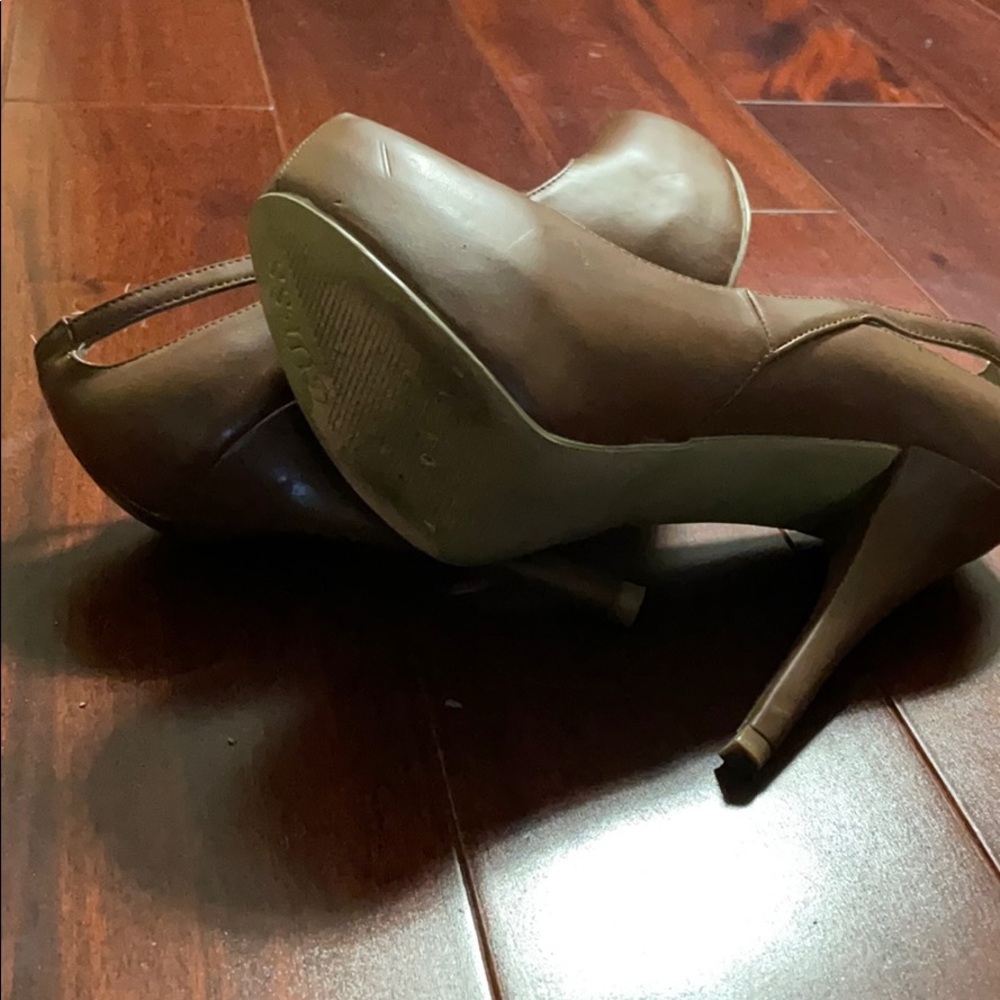 Guess platform pumps - Picture 5 of 5